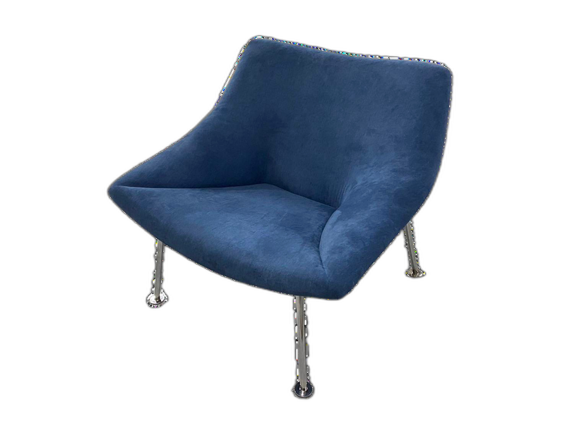 자리 Jari Swivel Accent Chair